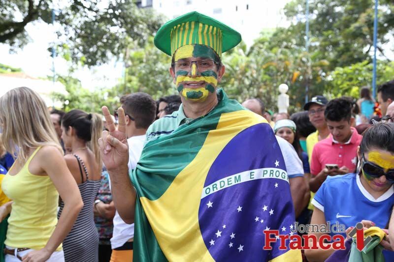Wilson participou da manifestação e pediu o fim do PT e da corrupção (Foto: Jornal da Franca)